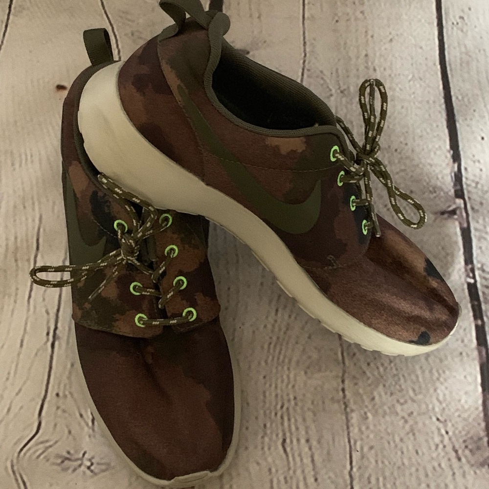 Nike Camo Roshe